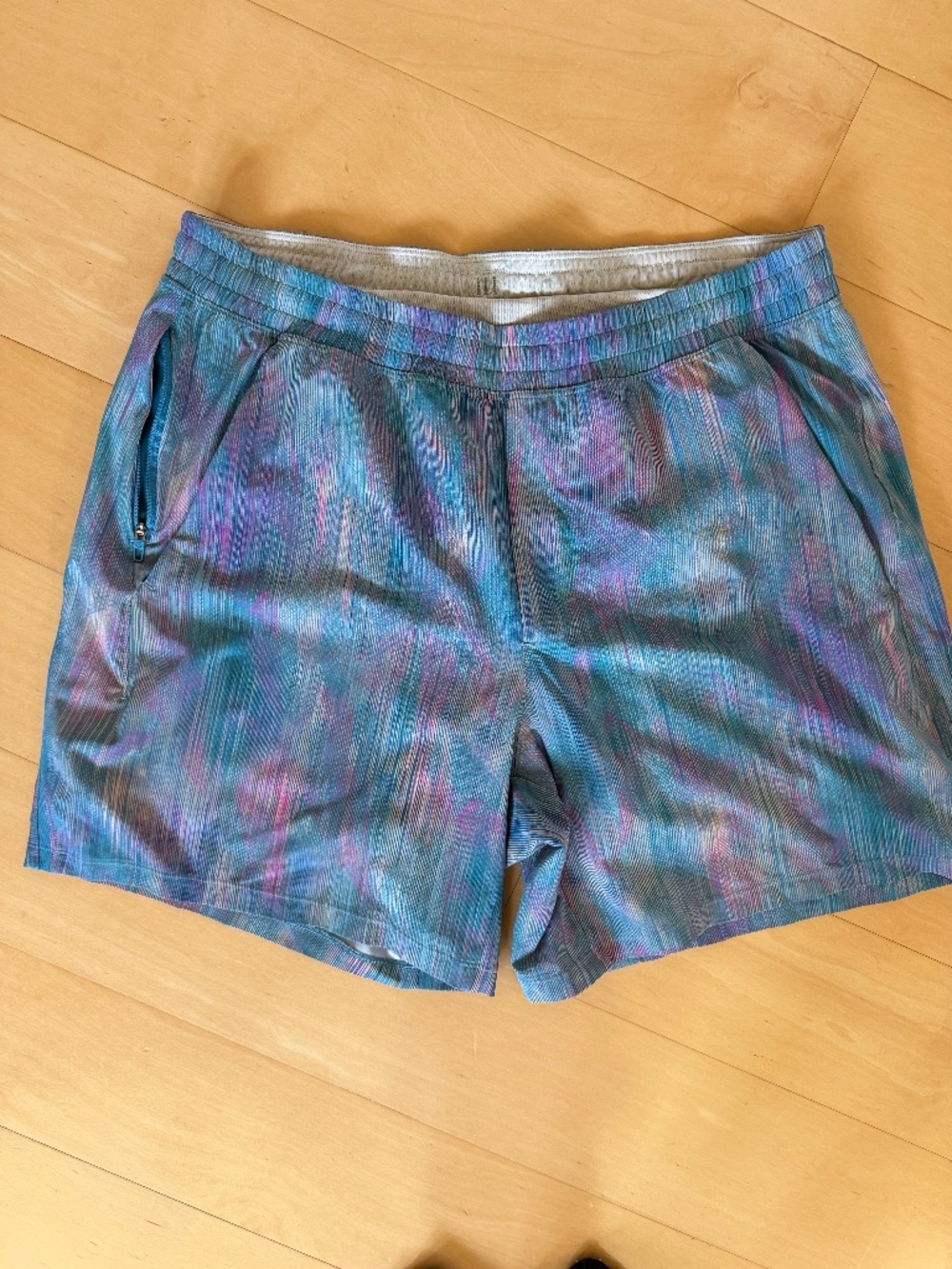 Lululemon Pace Breaker Short 7” Lined Pixel Diffuse Multi, mens size XL